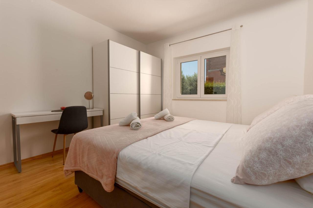 Apartment Lucija, Stinjan Pula Exterior photo